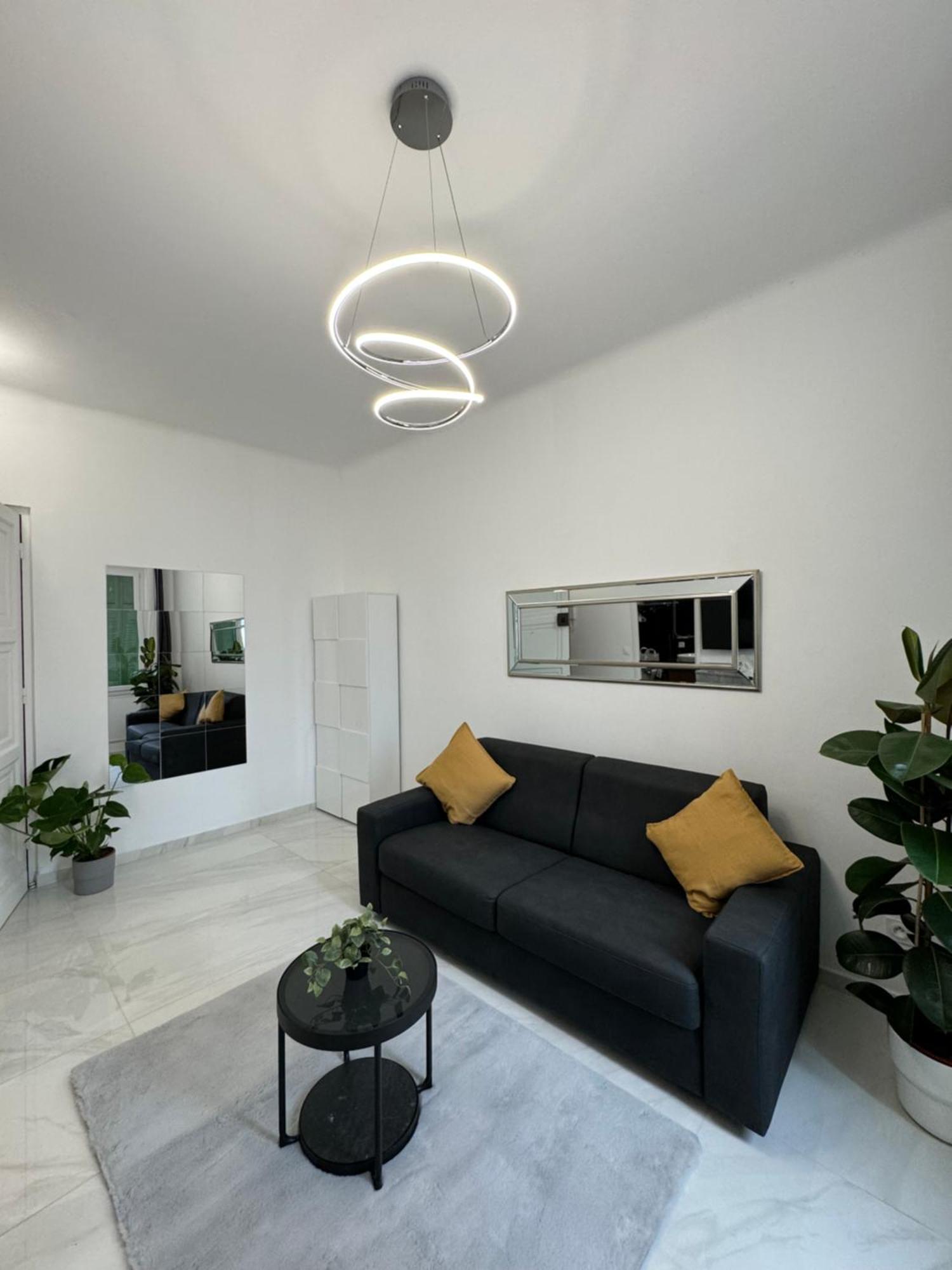 Newly Refurbished Appartamento *